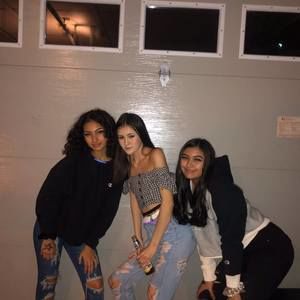 Meet your Posher, Raine